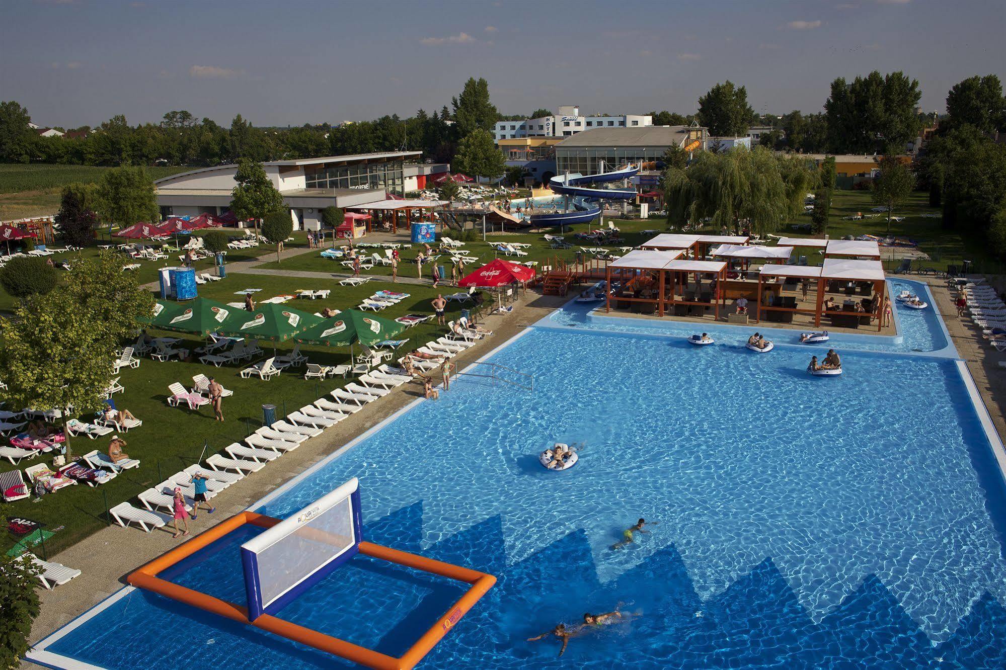 Hotel Senec Aqua Resort Esterno foto